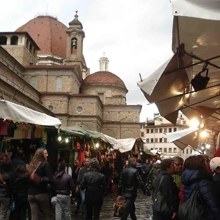 Daire Roberto's Apartment. Piazza Santa Croce. Floransa