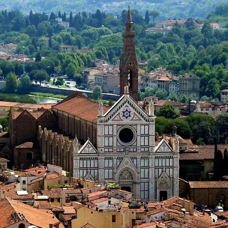 Roberto's Apartment. Piazza Santa Croce. Florence