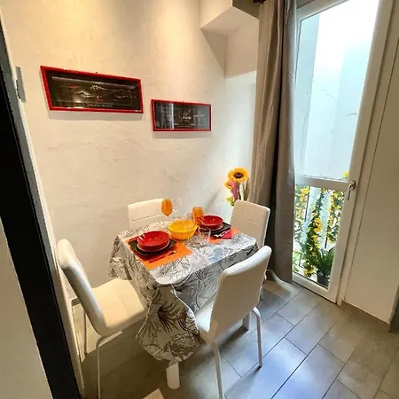 Daire Roberto's Apartment. Piazza Santa Croce. Floransa