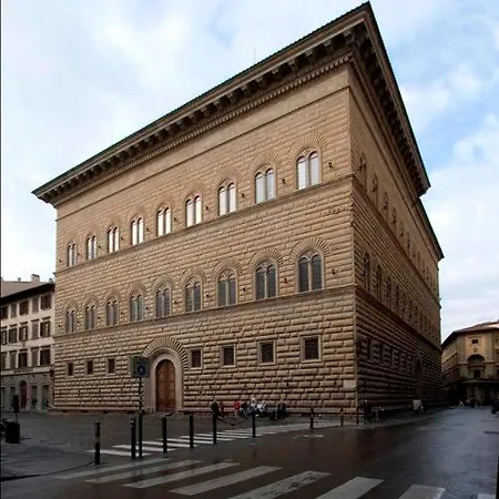 Roberto's Apartment. Piazza Santa Croce.