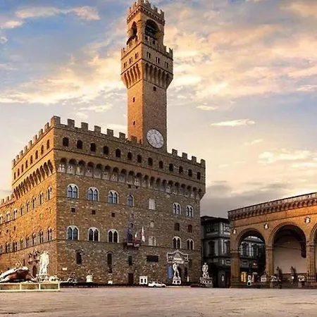 Roberto's Apartment. Piazza Santa Croce. Florence
